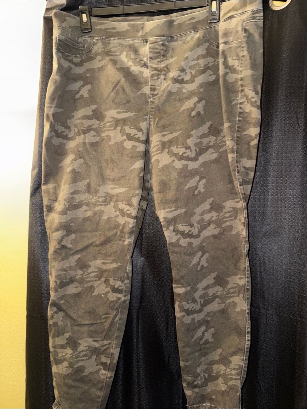 Camo Print High-Rise Women’s Jeggings - Olive/Gray